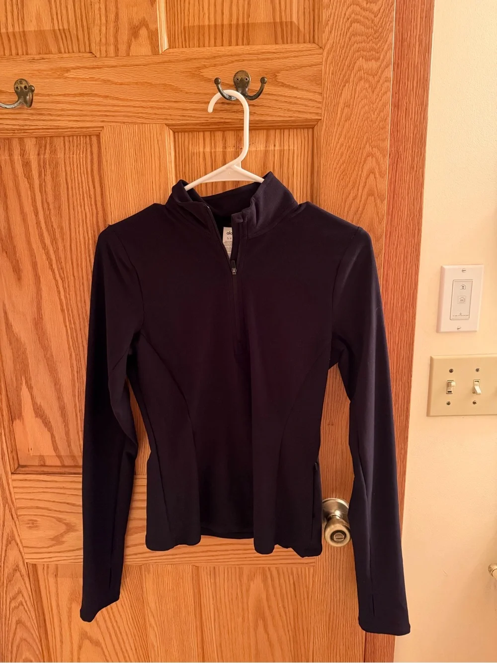 NWOT ALO Yoga Alosoft 1/2 Zip Pullover - Black